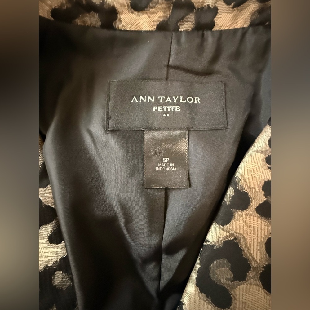 Animal print shine Ann Taylor long jacket, SP - Picture 3 of 8